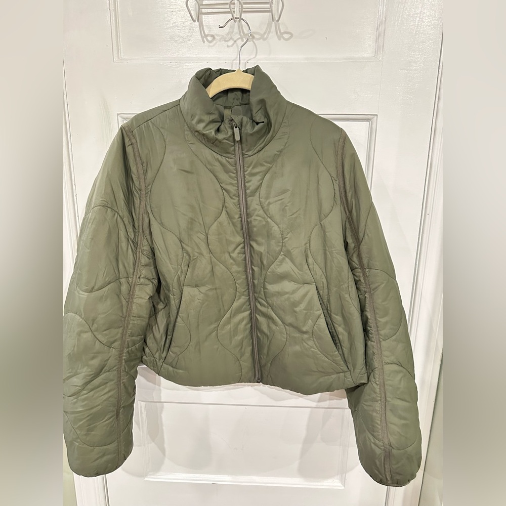 *OLIVE GREEN* Lululemon Cropped Light Quilted Jacket